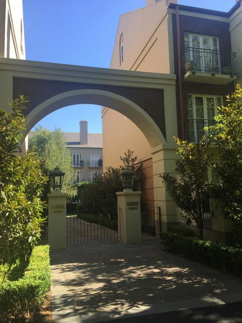 MCG, Rod Laver, City - Best Location In Melbourne - Accommodation Mt Buller 0