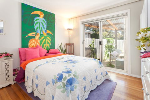 METRES TO THE BEACH - MORNINGTON - Accommodation Mt Buller 2