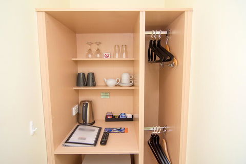 Miami Hotel Melbourne - Accommodation Mt Buller 2