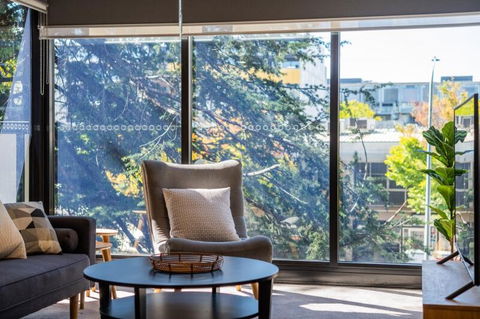 Midnight Apartments Accommodate Canberra - Accommodation Mt Buller 0