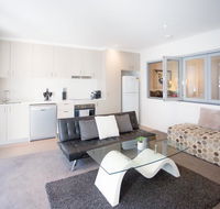 Modern Executive Apartment  Braddon 1BR Wine Wifi Secure Parking Canberra - Accommodation Mt Buller