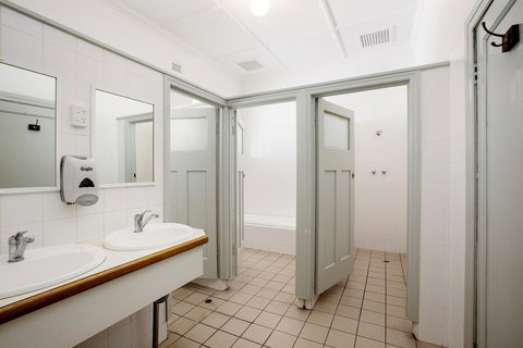 Captain Stirling Hotel - Accommodation Mt buller 10