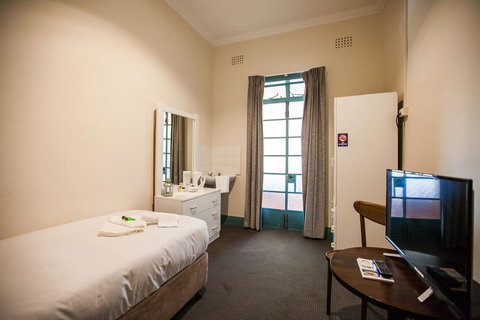 Captain Stirling Hotel - Accommodation Mt buller 3