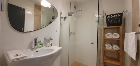 Lawley Luxury Views - Perth City, Swan River - Accommodation Mt buller 23