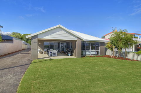 Into The Blue - Accommodation Mt Buller 0