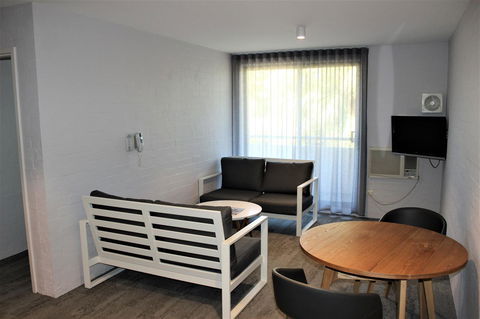 Atrium Hotel Mandurah - Accommodation Mt Buller 4
