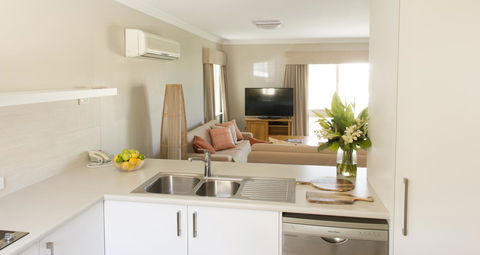 The Marina Hotel - Mindarie - Accommodation Mt Buller 24
