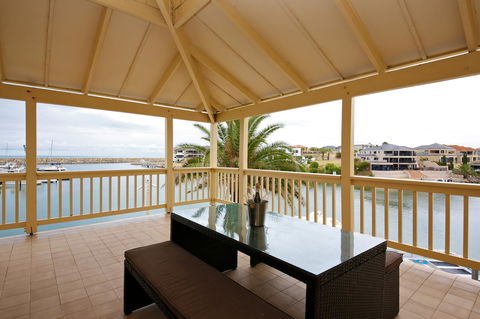 The Marina Hotel - Mindarie - Accommodation Mt Buller 7
