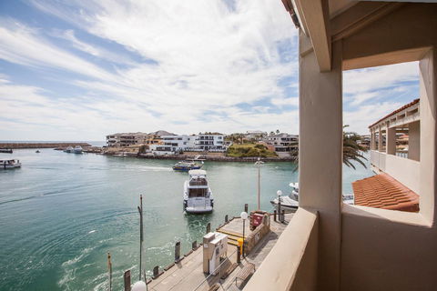 The Marina Hotel - Mindarie - Accommodation Mt Buller 2