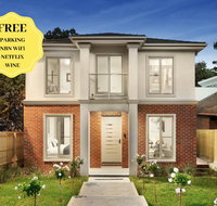 NEW Inner Melb Luxury Modern Grand Holiday House - Great Location Wifi Parking - Accommodation Mt Buller