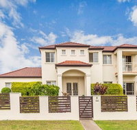 Nice home in the Regatta waters estate close to theme parks - Accommodation Mt Buller