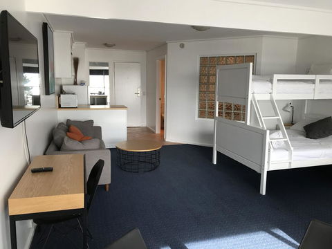 North Pier Hotel - Accommodation Mt Buller 2