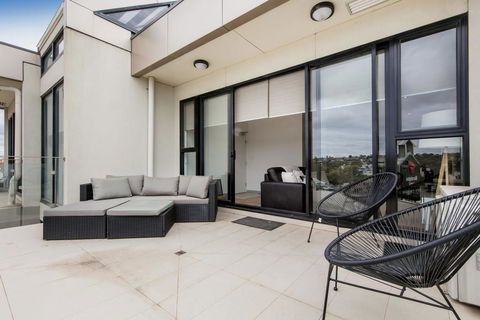 NORTH POINT RETREAT - MORNINGTON - Accommodation Mt Buller 3