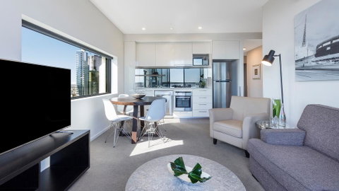 Oaks Melbourne On William Suites - Accommodation Mt Buller 3