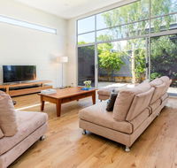 PALM COURT RETREAT - MORNINGTON - Accommodation Mt Buller
