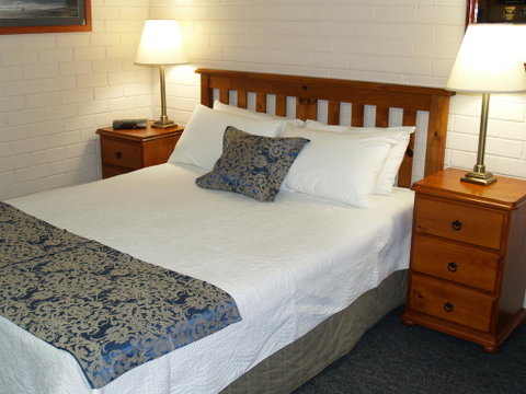 Pigeon House Motor Inn - Accommodation Mt Buller 1