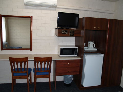Pigeon House Motor Inn - Accommodation Mt Buller 3
