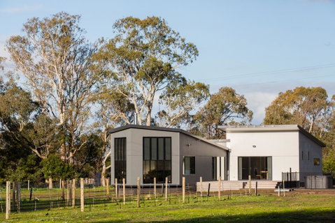 Pomonal Estate Mt Cassell Villa - Accommodation Mt Buller 0
