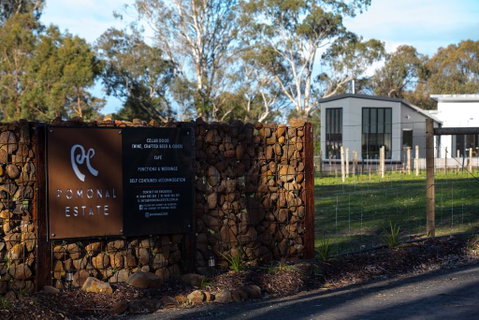 Pomonal Estate Mt Cassell Villa - Accommodation Mt Buller 1