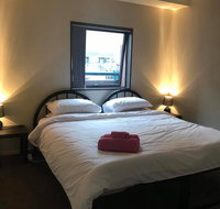 Private Room King Bed Heart Of Melbourne - Accommodation Mt Buller