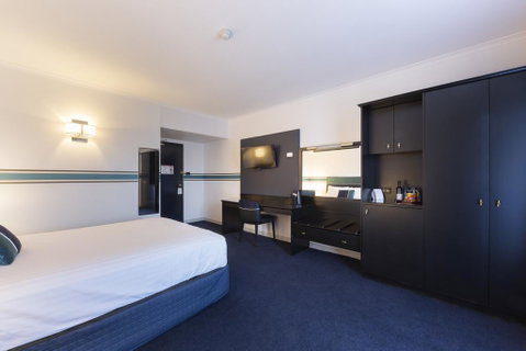 Ramada Diplomat Canberra - Accommodation Mt buller 2