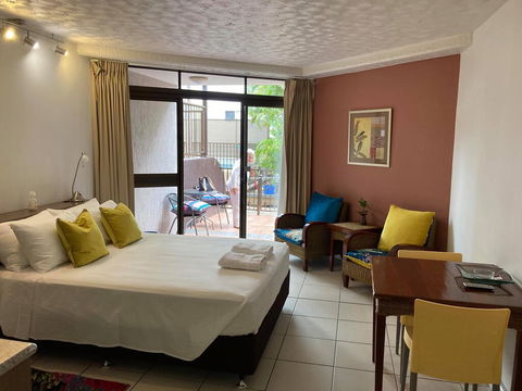 RENTAL: All $ Inclusive, Tidy Renovated Studio Apartment On The Strand, Pool,  - Accommodation Mt Buller 1