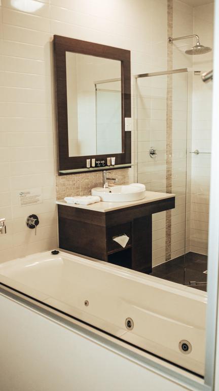 Sfera's Park Suites & Convention Centre - Accommodation Mt Buller 3