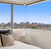Sleek Skyline View Apartment Ideal for City Break - Accommodation Mt Buller