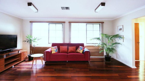 Spacious And Cozy Home Next To Glen Waverley - Accommodation Mt Buller 0