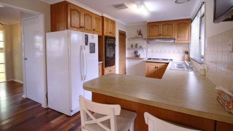 Spacious And Cozy Home Next To Glen Waverley - Accommodation Mt Buller 3