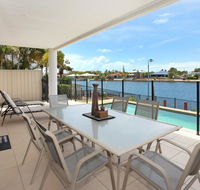 St Lucia 11 - 4 BDRM Canal Home with Pool - Accommodation Mt Buller