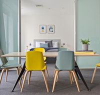 Stunning Central Huge CBD Pad free WiFi Netflix - Accommodation Mt Buller