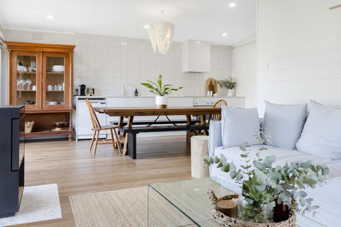 SUNKISSED - MORNINGTON - Accommodation Mt Buller 3