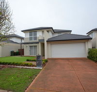 Superb Luxe 5BR housePoint Cook near lake - Accommodation Mt Buller