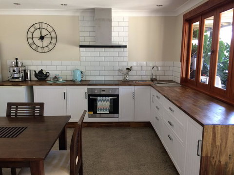 TAKURA HEIGHTS Modern Country Apartment With Pool Access - Accommodation Mt buller 2