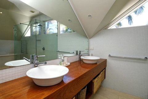 THE BEACH HOUSE - Accommodation Mt buller 0