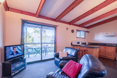 Freycinet Timber Cottage 1 - Accommodation Mt Buller 1