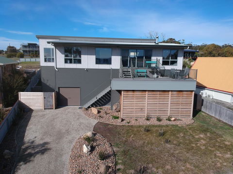 GRANITE BEACH HOUSE @ Bay Of Fires - Accommodation Mt Buller 1