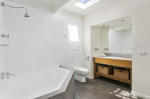 Front Beach House - Accommodation Mt Buller 22