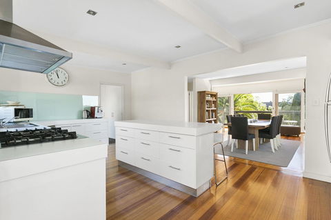 Front Beach House - Accommodation Mt Buller 3