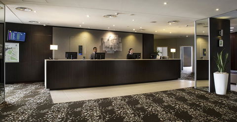 Holiday Inn Melbourne Airport, An IHG Hotel - Accommodation Mt Buller 4