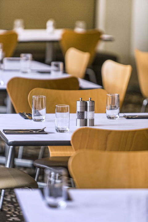 Holiday Inn Melbourne Airport, An IHG Hotel - Accommodation Mt Buller 6