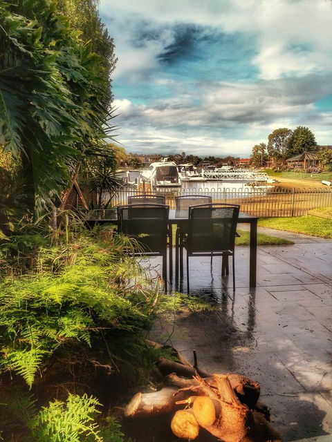 Waterfront Retreat - Accommodation Mt Buller 8