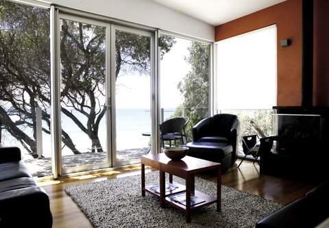 Battery Cove Beach Front Apartment - Accommodation Mt Buller 2