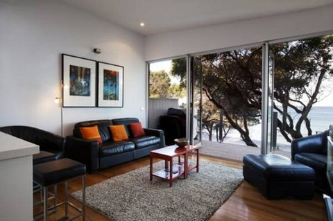 Battery Cove Beach Front Apartment - Accommodation Mt Buller 1