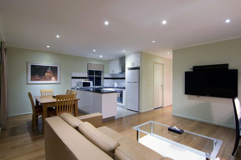 Best Western Plus Buckingham International - Accommodation Mt Buller 19