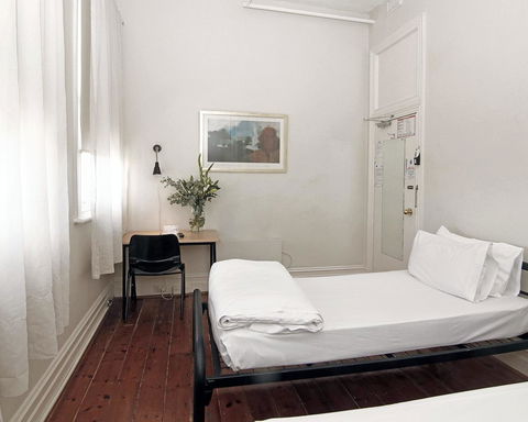 Hotel Claremont Guest House - Accommodation Mt Buller 11