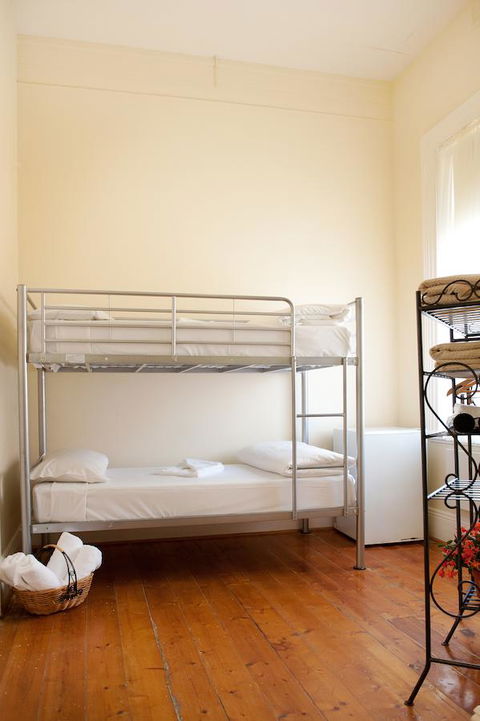 Hotel Claremont Guest House - Accommodation Mt Buller 41