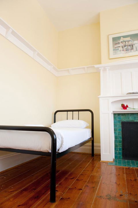 Hotel Claremont Guest House - Accommodation Mt Buller 4