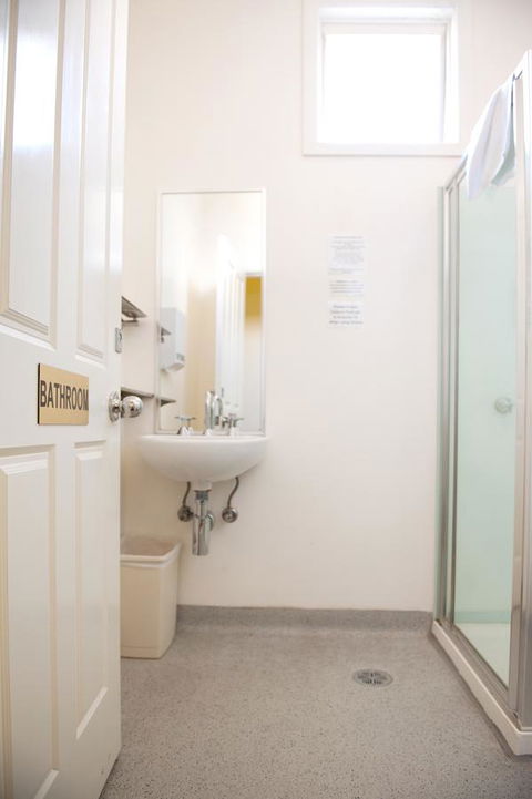 Hotel Claremont Guest House - Accommodation Mt Buller 3